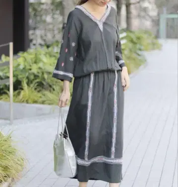프레임워크 자수 원피스 린넨, 레이온 혼방