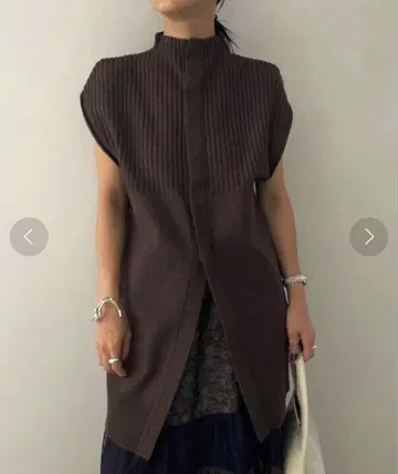 아메리 숄더 리브 니트 베스트