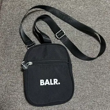 BALR. 블랙 숄더백