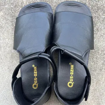 QDS OZIKR 블랙 샌들 오픈토