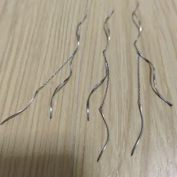 웨이브 디자인 실버 귀걸이 약 10cm