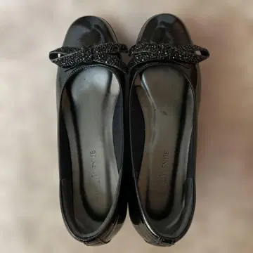 힐즈 애비뉴 블랙 에나멜 비쥬 리본 신발