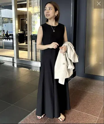 라운지 드레스 컷 플레어 원피스 M 블랙 슬리브리스 롱 원피스