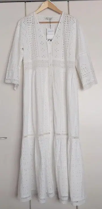 새상품 ZARA 컷워크 자수 원피스 맥시 길이