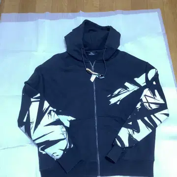 MATIN AVENIR 아트 프린트 후드티 아사쿠라 미쿠루 척 블랙
