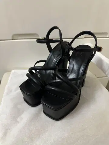 립 서비스 볼륨 밑창 라인 샌들