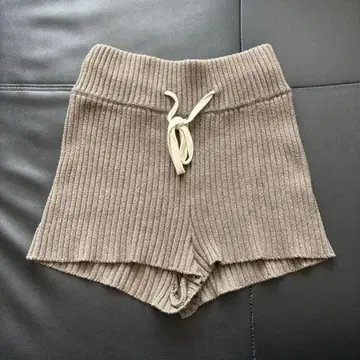 JUEMI 베이지 리브 숏팬츠