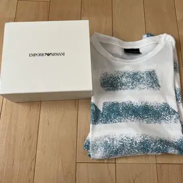 EMPORIO ARMANI 티셔츠, 박스 포함