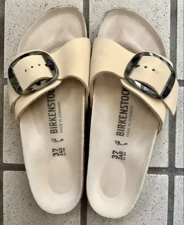 BIRKENSTOCK 베이지 샌들 37