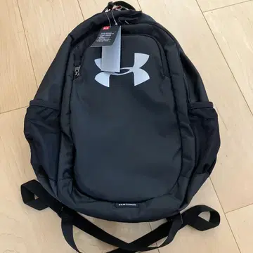 새상품 택 포함 언더아머 백팩