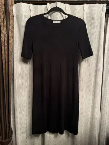 DAMA collection 블랙 니트 원피스 반팔
