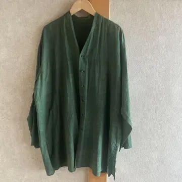 요건 레일 그린 컬러 버튼이 달린 긴팔 셔츠