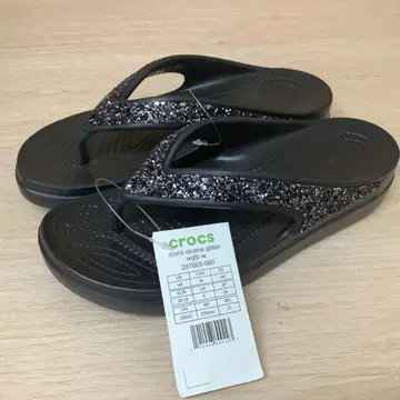 새상품 crocs 슬론 글리터 wgfp 블랙 24cm 107