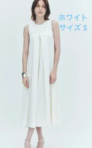 로브 블랑 Front tuck flare Dress