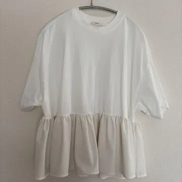 yori 헴 프릴 와이드 티 화이트