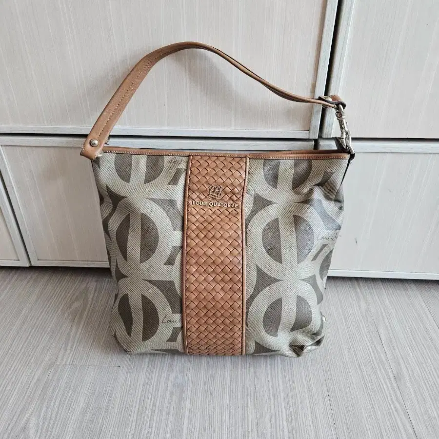 LOUS QUATORZE 루이까또즈 Lous Quatorze Bag on Bunjang Global