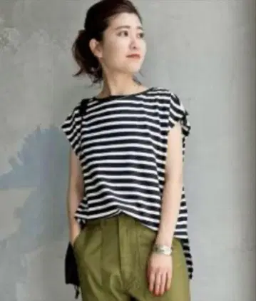 스픽 앤 스팬 보더 프렌치 슬리브 T 라운드 밑단