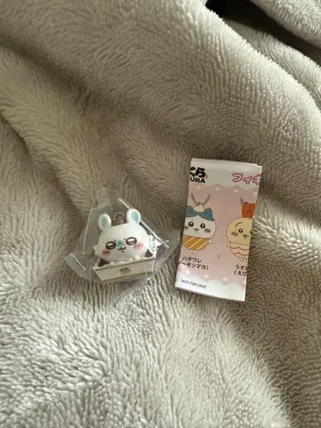 치이카와 쿠라스시 모몽가 피규어 키링