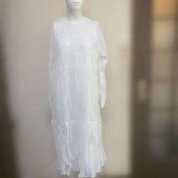 화이트 플리츠 롱 드레스. 프리 사이즈. 여성용.