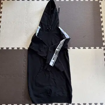 MICHAEL KORS 블랙 후드티 XS