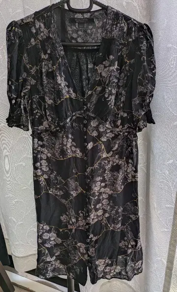 ALLSAINTS 꽃무늬 긴팔 무릎 기장 원피스