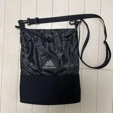 그레고리 숄더백 블랙