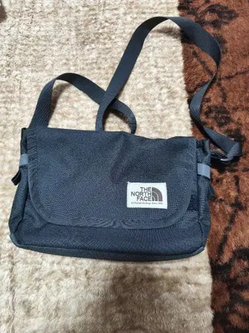 THE NORTH FACE 블랙 숄더백
