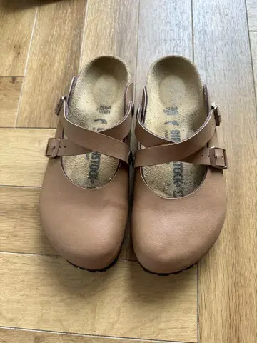BIRKENSTOCK 브라운 클로그 샌들 35