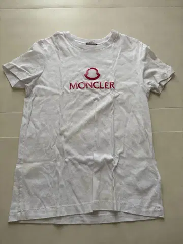몽클레어 화이트 티셔츠