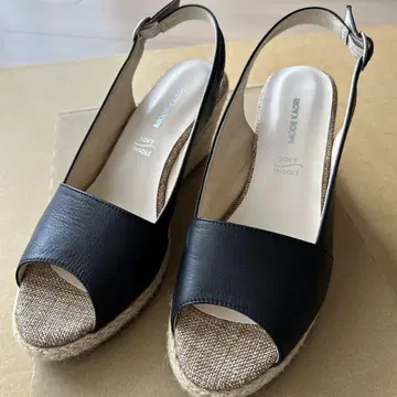 오픈토 샌들 블랙 7cm 힐