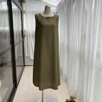 슬리브리스 A 라인 원피스 올리브색 하프 린넨 포켓 포함 핸드메이드