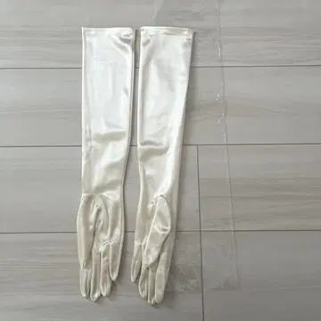 이노센트리 크림 쉐이프 새틴 웨딩 그로브 7부 소매