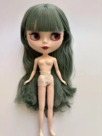 네오 브라이스 사일런트 루크레치아 인형 본체