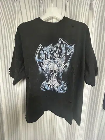 GIDEAL 블랙 티셔츠 데미지 가공
