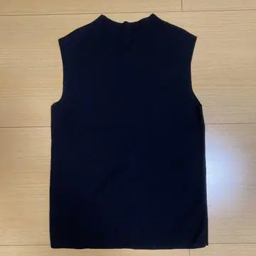 유나이티드 애로우즈 슬리브리스 니트