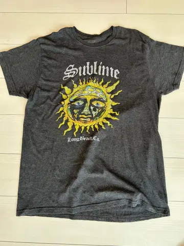 Sublime 태양 디자인 티셔츠 그레이