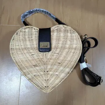 허니살롱 하트 라탄 바스켓백