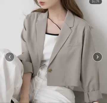 [새상품급] Kastane 숏 기장 테일러드 자켓 그레이지 계열