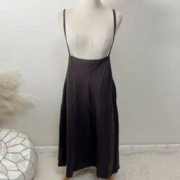 어반 리서치 도어즈 서스펜더 플레어 스커트 브라운