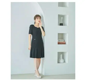 프로포션 바디 드레싱 머메이드 하트 컷 원피스 블랙