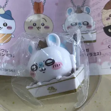 쿠라스시 x 치이카와 ! 모몽가 피규어