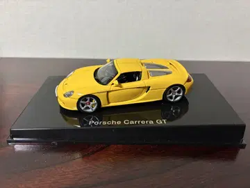 Porsche Carrera GT 1/43
