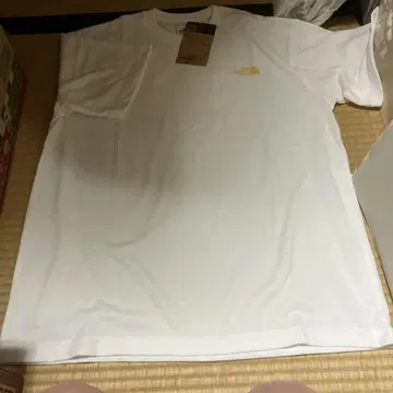 새상품, 택 포함 노스페이스 화이트 티셔츠