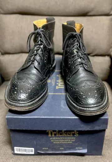 Tricker's Stow 컨트리 부츠 블랙 8.5 주름 가죽 몰튼
