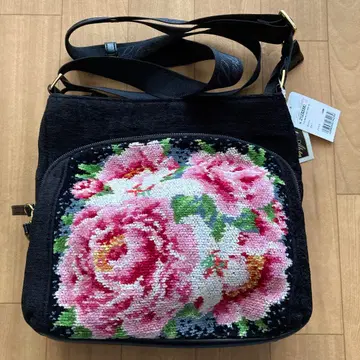 CHENILLE TOWEL Lake Alister 포쉬 피오니 블랙