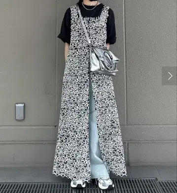 mag.by c/LACE SLEEVELESS DRESS