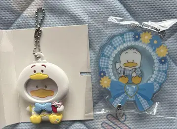산리오 시크릿 사진 배지가 달린 마스코트 오리 페클