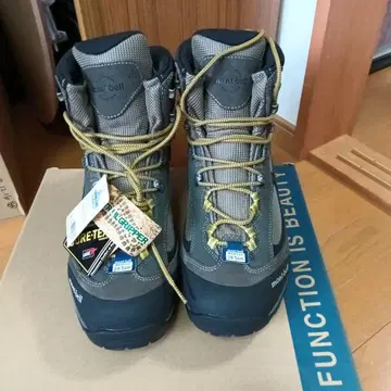 mont-bell 등산화 쯔로미 부츠 미사용 GORE-TEX 와이드