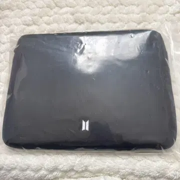 BTS 공식 13인치 노트북 파우치 로고 버전은