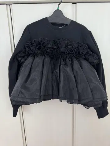새상품 택 포함 Bibiy ANGELICA SWEATSHIRT 블랙